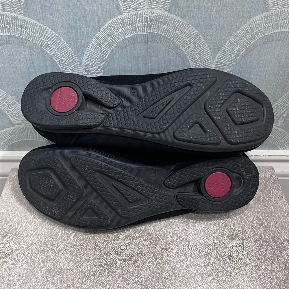 Sabrinas Shoes Black Suede Flats with Silver Embellishments, SZ EU 37 (6.5) EUC - Picture 5 of 6